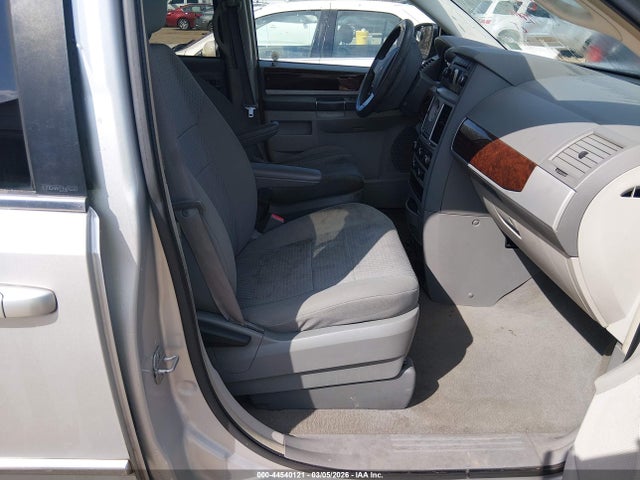 44540121 :رقم المزاد ، 2A4RR5D11AR306669 vin ، 2010 Chrysler Town & Country Touring مزاد بيع