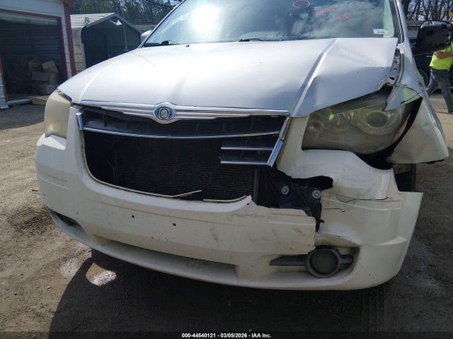 44540121 :رقم المزاد ، 2A4RR5D11AR306669 vin ، 2010 Chrysler Town & Country Touring مزاد بيع