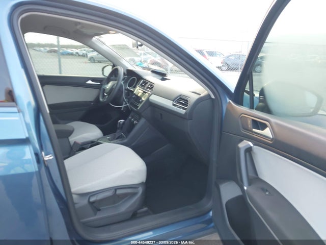 2020 Volkswagen Tiguan 2.0t S მანქანა იყიდება აუქციონზე, vin: 3VV1B7AX8LM069637, აუქციონის ნომერი: 44540227