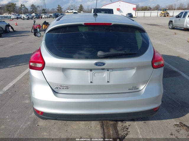 Ford FOCUS SE 2015 1FADP3K29FL328561 Image 16