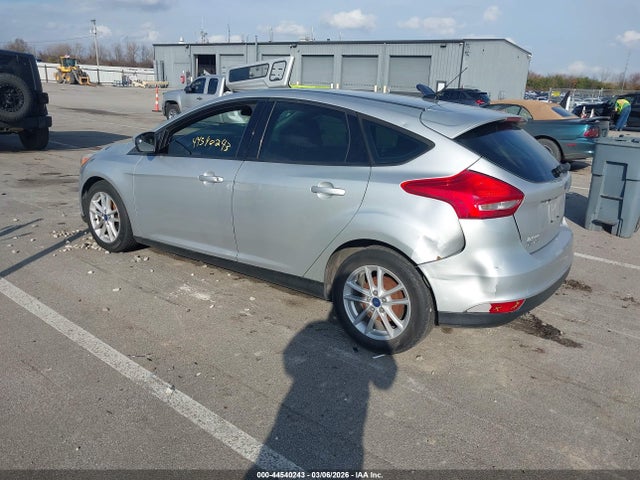Ford FOCUS SE 2015 1FADP3K29FL328561 Image 3