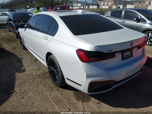 2021 BMW 750I WBA7U2C00MCG43754 Photo 2