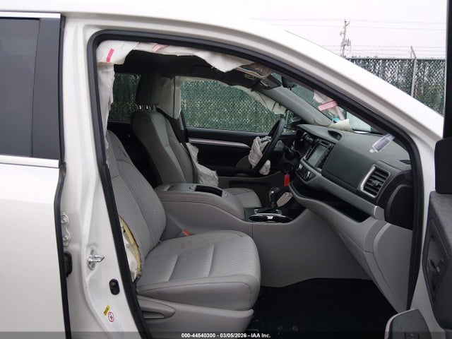 5TDZKRFH7GS178093 Toyota Highlander Le Plus V6