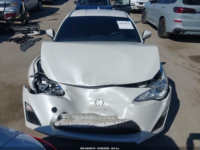 JF1ZNAA17F8709465 Scion FR-S