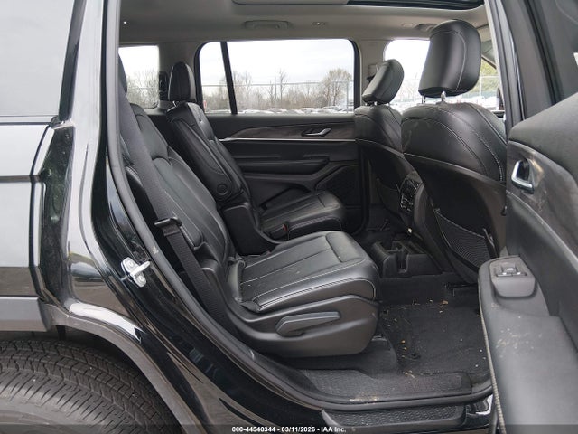 44540344 :رقم المزاد ، 1C4RJKBG9P8810863 vin ، 2023 Jeep Grand Cherokee L Limited 4x4 مزاد بيع