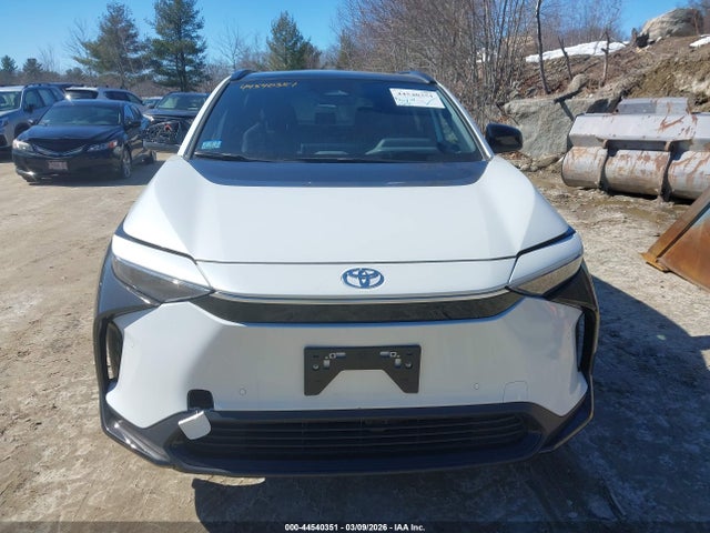 Toyota BZ4X XLE 2024 JTMABACA9RA081760 Image 12