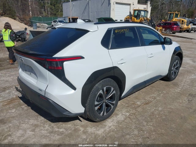 Toyota BZ4X XLE 2024 JTMABACA9RA081760 Image 4