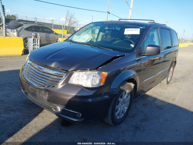 44540355 :رقم المزاد ، 2C4RC1BG2FR696521 vin ، 2015 Chrysler Town & Country Touring مزاد بيع