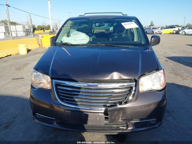 44540355 :رقم المزاد ، 2C4RC1BG2FR696521 vin ، 2015 Chrysler Town & Country Touring مزاد بيع