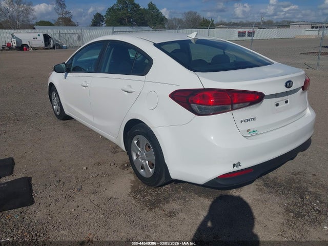 2017 KIA FORTE 3KPFK4A79HE047814 Photo 2