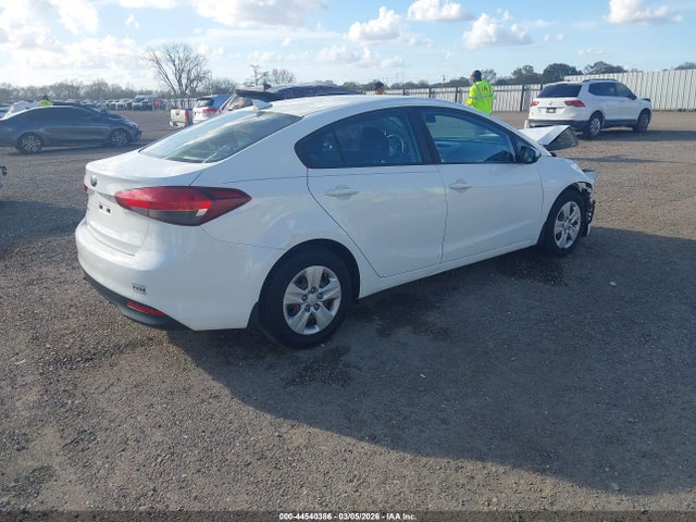 2017 KIA FORTE 3KPFK4A79HE047814 Photo 3