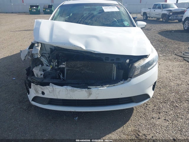 2017 KIA FORTE 3KPFK4A79HE047814 Photo 5