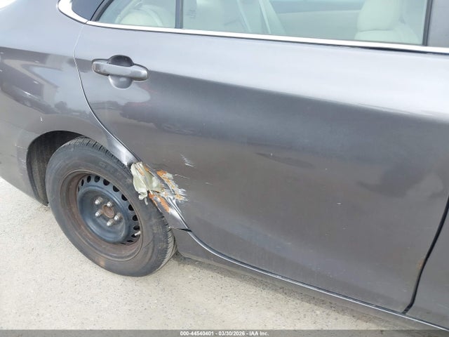 44540401 :رقم المزاد ، 4T1BF1FK2FU053608 vin ، 2015 Toyota Camry Le مزاد بيع