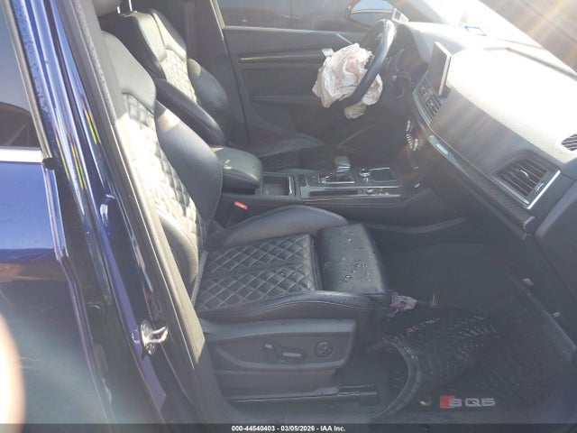 2018 AUDI SQ5 WA1C4AFY5J2100146 Photo 4