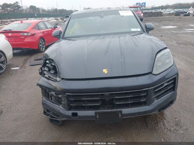 Porsche Cayenne Coupe 2024 WP1BA2AY3RDA49705 Image 12