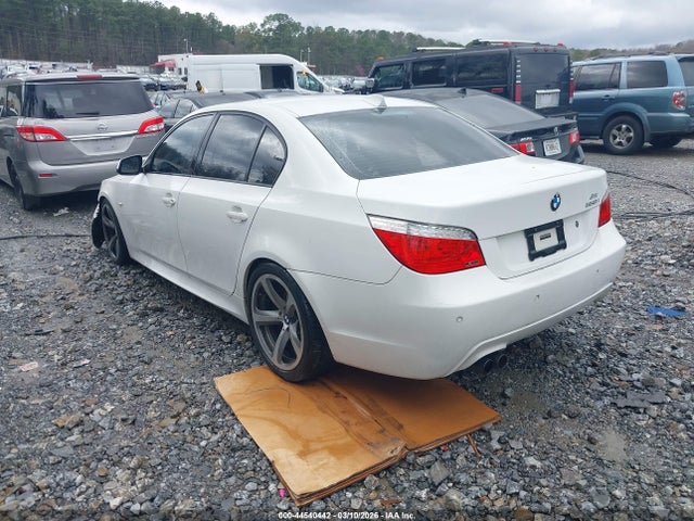2010 BMW 550I WBANW5C56ACT57186 Photo 2