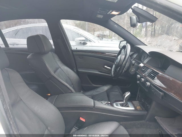 2010 BMW 550I WBANW5C56ACT57186 Photo 4