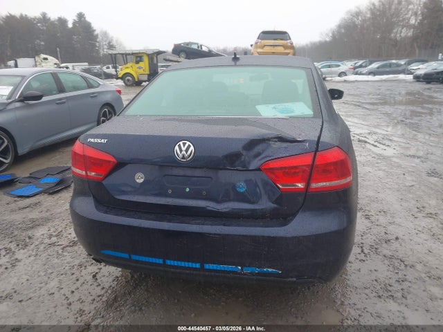 2015 Volkswagen Passat 1.8t Limited Edition მანქანა იყიდება აუქციონზე, vin: 1VWAT7A31FC082676, აუქციონის ნომერი: 44540457