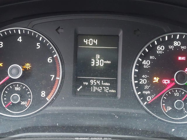 2015 Volkswagen Passat 1.8t Limited Edition მანქანა იყიდება აუქციონზე, vin: 1VWAT7A31FC082676, აუქციონის ნომერი: 44540457