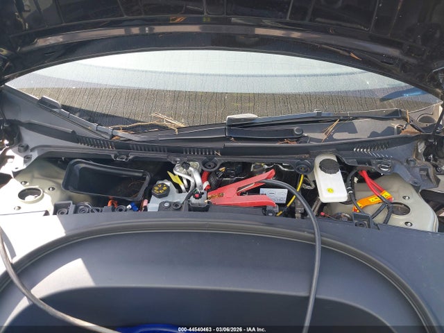 2025 TESLA MODEL 3 5YJ3E1EA2SF992345 Photo 9