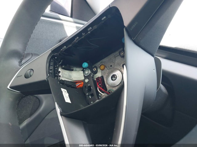 2025 TESLA MODEL 3 5YJ3E1EA2SF992345 Photo 5