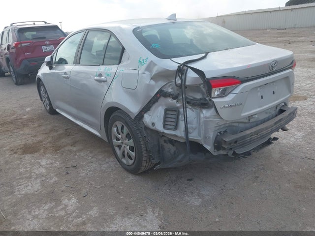 Toyota COROLLA LE 2021 5YFEPMAE7MP188319 Image 3