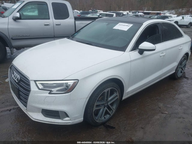 Продаж на аукціоні авто 2019 Audi A3 45 Premium, vin: WAUBEGFFXK1024332, номер лоту: 44540584