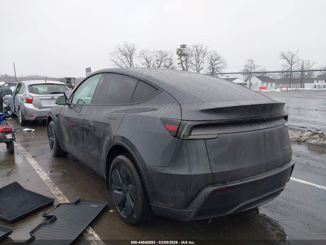 2026 TESLA MODEL Y 7SAYGDEE2TA484849 Photo 2