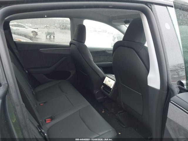 2026 TESLA MODEL Y 7SAYGDEE2TA484849 Photo 7