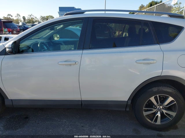 Toyota Rav4 Xle 2017 2T3WFREV2HW341988 Image 15