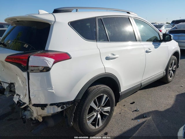 Toyota Rav4 Xle 2017 2T3WFREV2HW341988 Image 4