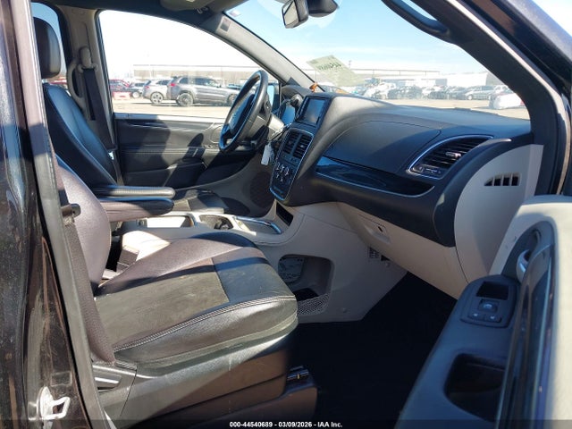 Продажа на аукционе авто 2019 Dodge Grand Caravan Sxt, vin: 2C4RDGCG5KR660945, номер лота: 44540689