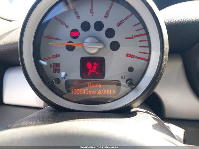2009 MINI COOPER CLUBMAN WMWML33519TP97806 Photo 6