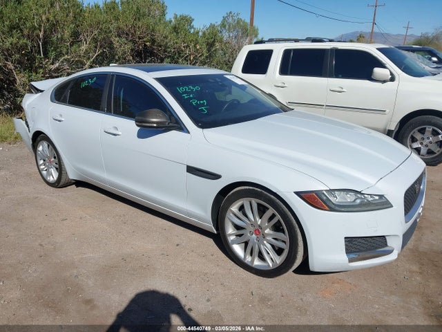 2016 JAGUAR XF SAJBE4BV1GCY06384