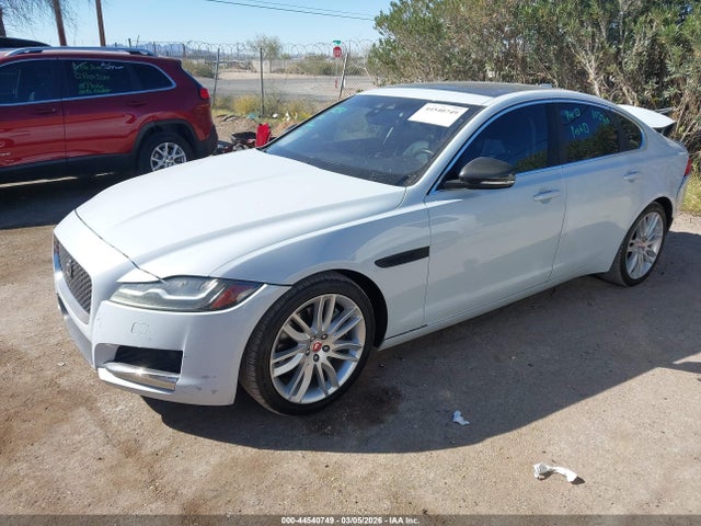 2016 JAGUAR XF SAJBE4BV1GCY06384 Photo 1