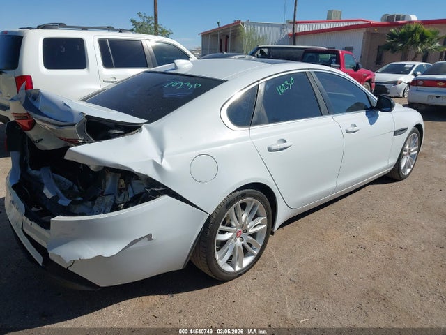 2016 JAGUAR XF SAJBE4BV1GCY06384 Photo 3