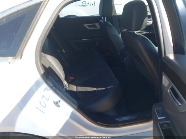 2016 JAGUAR XF SAJBE4BV1GCY06384 Photo 7