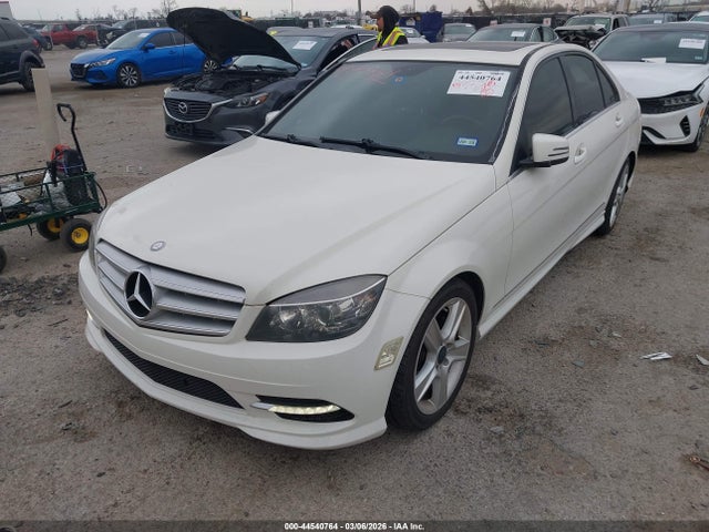 2011 MERCEDES-BENZ C 300 WDDGF5EB6BA523322 Photo 1