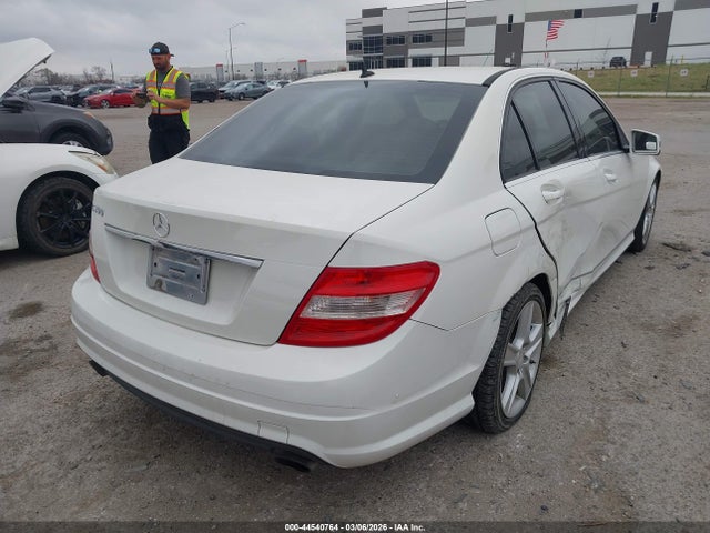2011 MERCEDES-BENZ C 300 WDDGF5EB6BA523322 Photo 3