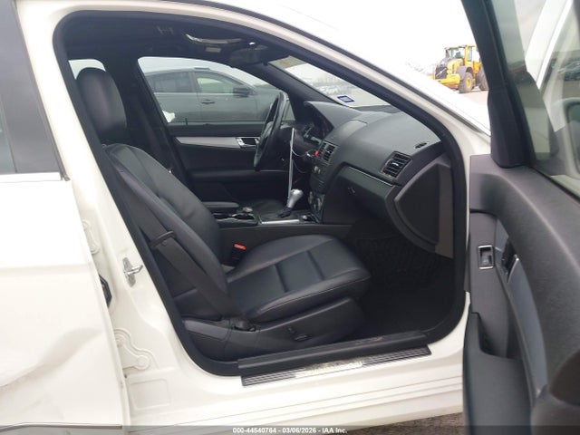 2011 MERCEDES-BENZ C 300 WDDGF5EB6BA523322 Photo 4