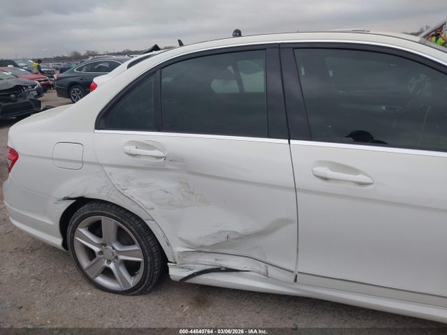 2011 MERCEDES-BENZ C 300 WDDGF5EB6BA523322 Photo 5
