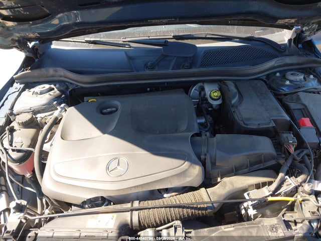 WDCTG4EB1KJ610619 Mercedes-Benz GLA 250