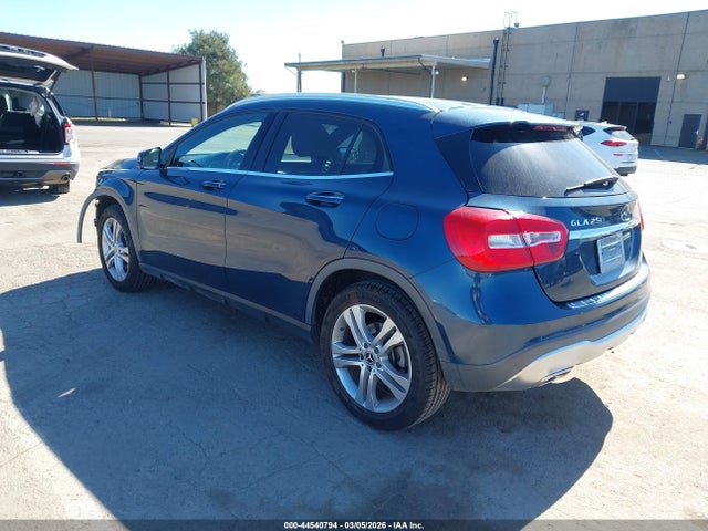 WDCTG4EB1KJ610619 Mercedes-Benz GLA 250