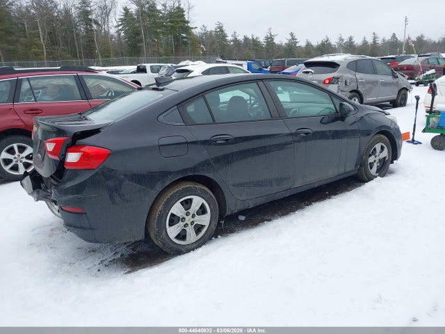 1G1BC5SM7J7100515 Chevrolet Cruze Ls Auto