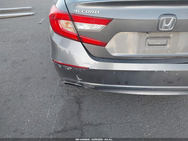 Honda Accord Touring 2018 1HGCV1F90JA009255 Image 19