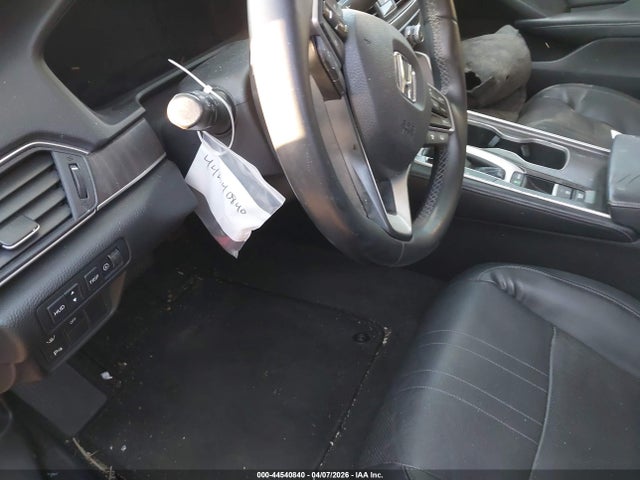 Honda Accord Touring 2018 1HGCV1F90JA009255 Image 21
