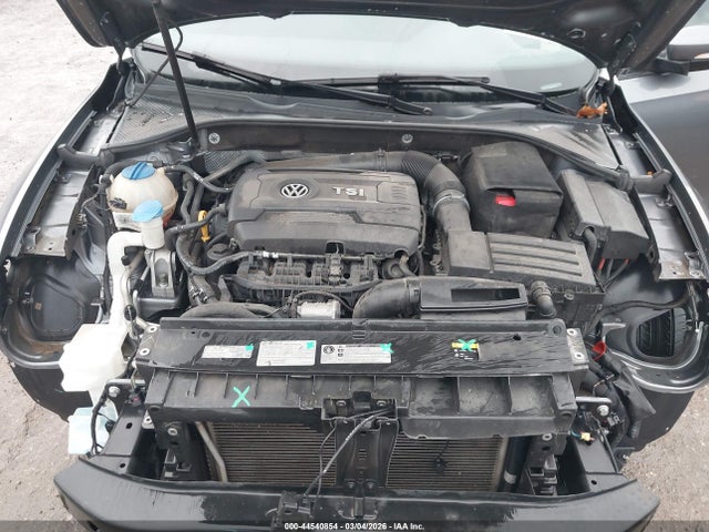 2015 Volkswagen Passat 1.8t Wolfsburg Edition მანქანა იყიდება აუქციონზე, vin: 1VWAT7A38FC018571, აუქციონის ნომერი: 44540854