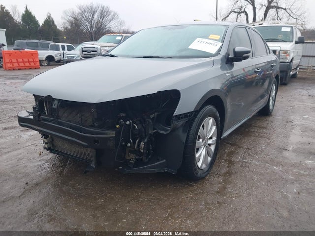 2015 Volkswagen Passat 1.8t Wolfsburg Edition მანქანა იყიდება აუქციონზე, vin: 1VWAT7A38FC018571, აუქციონის ნომერი: 44540854