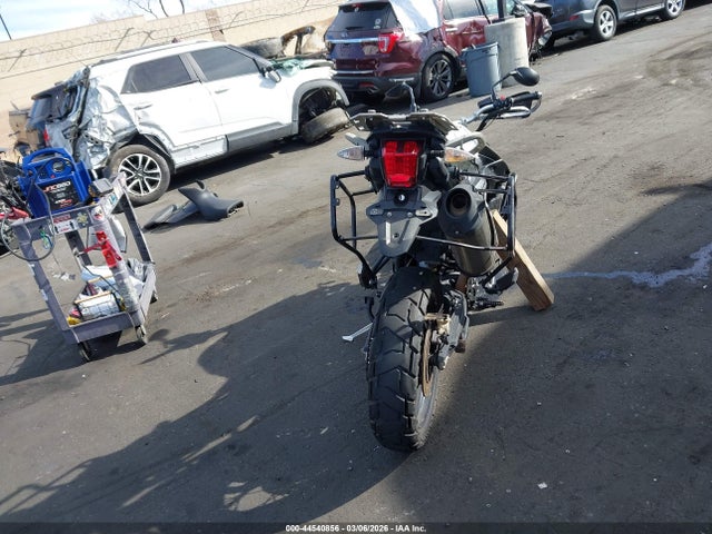 44540856 :رقم المزاد ، SMTE06BF6DJ560679 vin ، 2013 Triumph Motorcycle Tiger 800xc Abs مزاد بيع