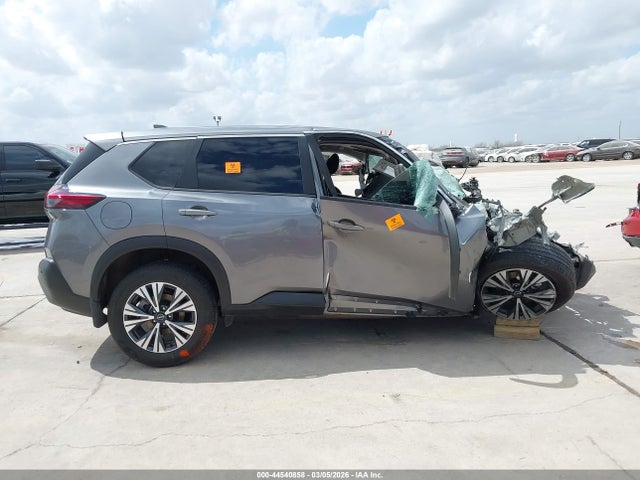 JN8BT3BA0PW403723 Nissan Rogue Sv Fwd